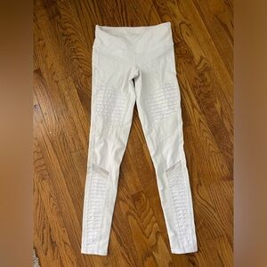 White alo leggings